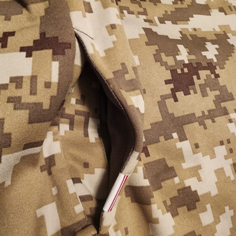 Limited edition Giants Camo hood. - Picture 5 of 7